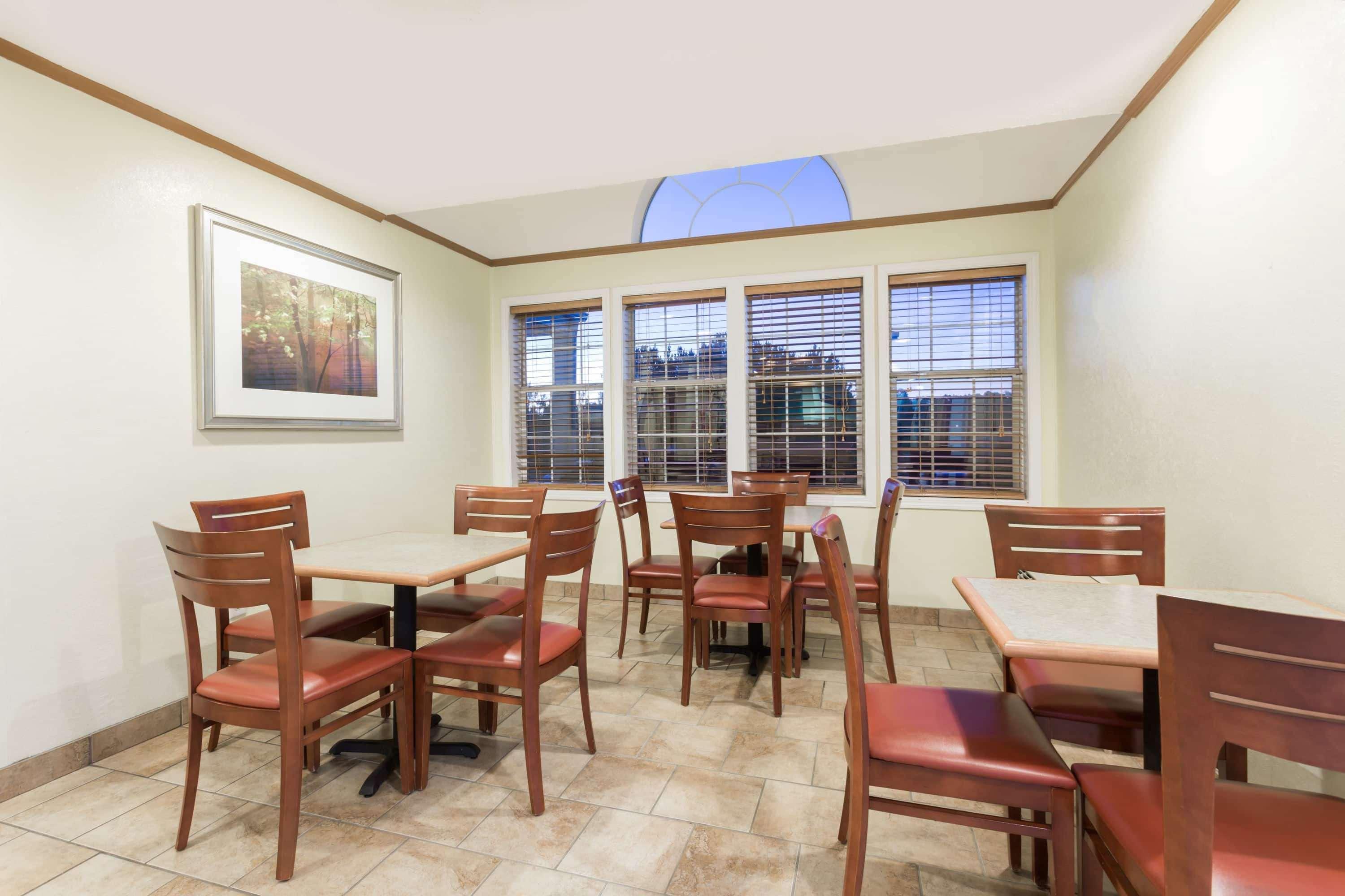 Microtel Inn By Wyndham Athens Exterior photo