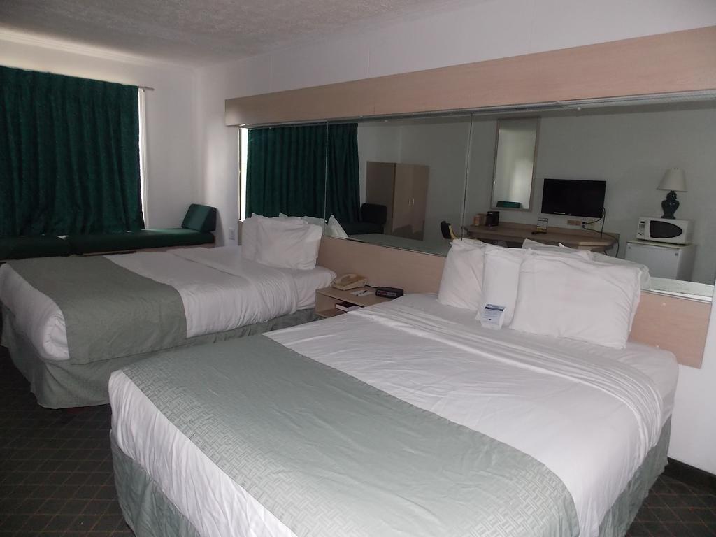 Microtel Inn By Wyndham Athens Exterior photo